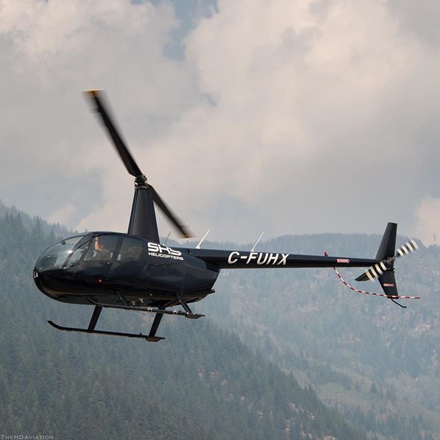 TheHDAviation's tweet photo. Robinson R44 II coming into CZNL earlier today.
.
.
.
#robinsonr44 #ravenii #helicopter #cznl #nelsonbc #cfuhx #skyhelicopters #avgeek #aviation #thehdaviation #r44 #robinsonhelicopters @robinson_helicopters https://t.co/86brXWlO14 https://t.co/864tH4q35R