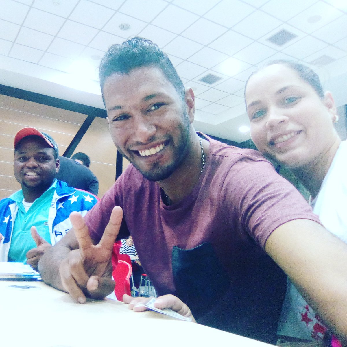SBolipasajeros's tweet photo. #RumboAlCongresoJPSUV ya acreditados y listos para avanzar en la dinámica del congreso de la juventud del partido socialista unido de Venezuela!! Desde el debate en construcción colectiva permanente .@NicolasMaduro @cbolivariana @JObreraCBST @EduardoPinateS @pinfantea https://t.co/DcdHzY6IJ2