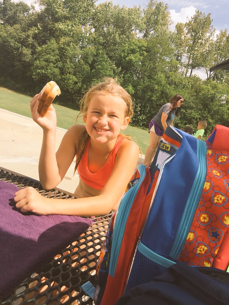 VickeryJennifer's tweet photo. Soaking up the last days of summer! Except it stays in the 80/90s by us down south through October! https://t.co/HftV5OFBxz