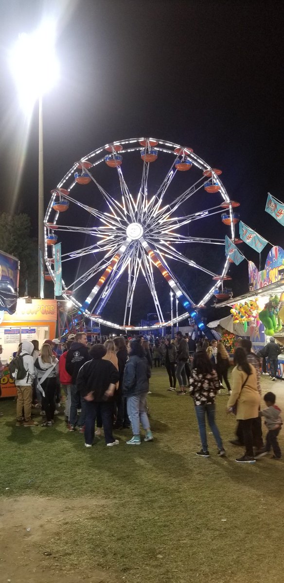 Hocker427's tweet photo. #cambridgefallfair #gowan https://t.co/nCmVVcMenW