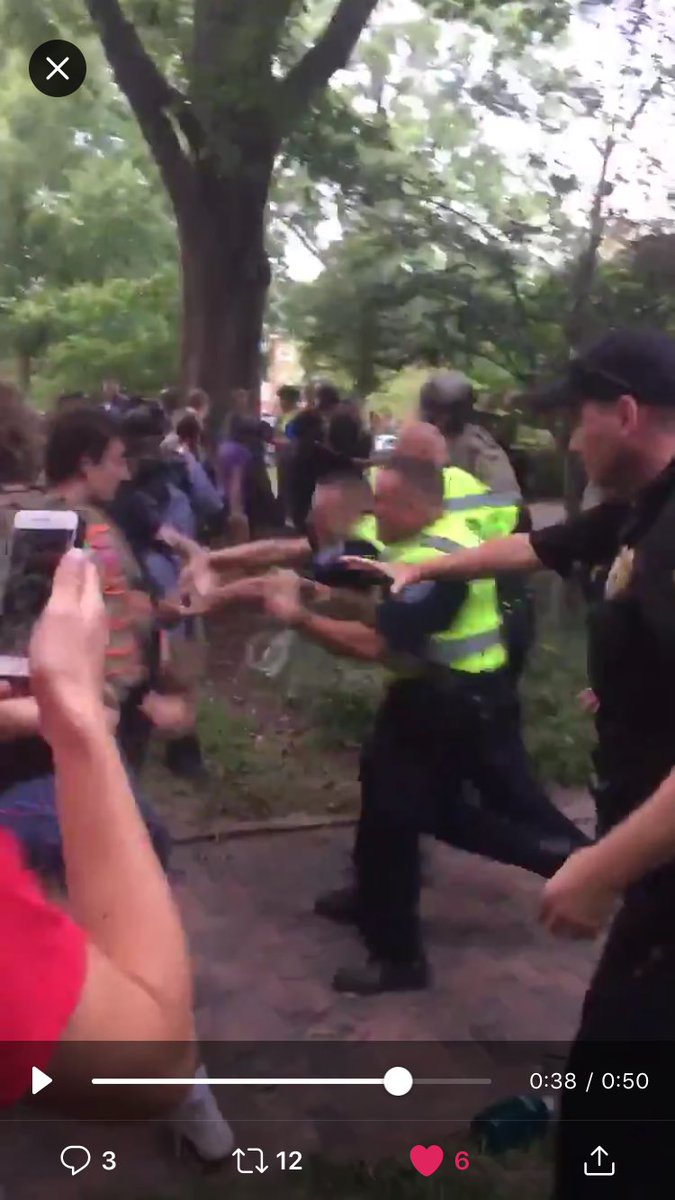 kaysaysit's tweet photo. @UNC @ChapelHillPD @ChancellorFolt @UNCPolice @chapelhill https://t.co/bR1SZmmtv8