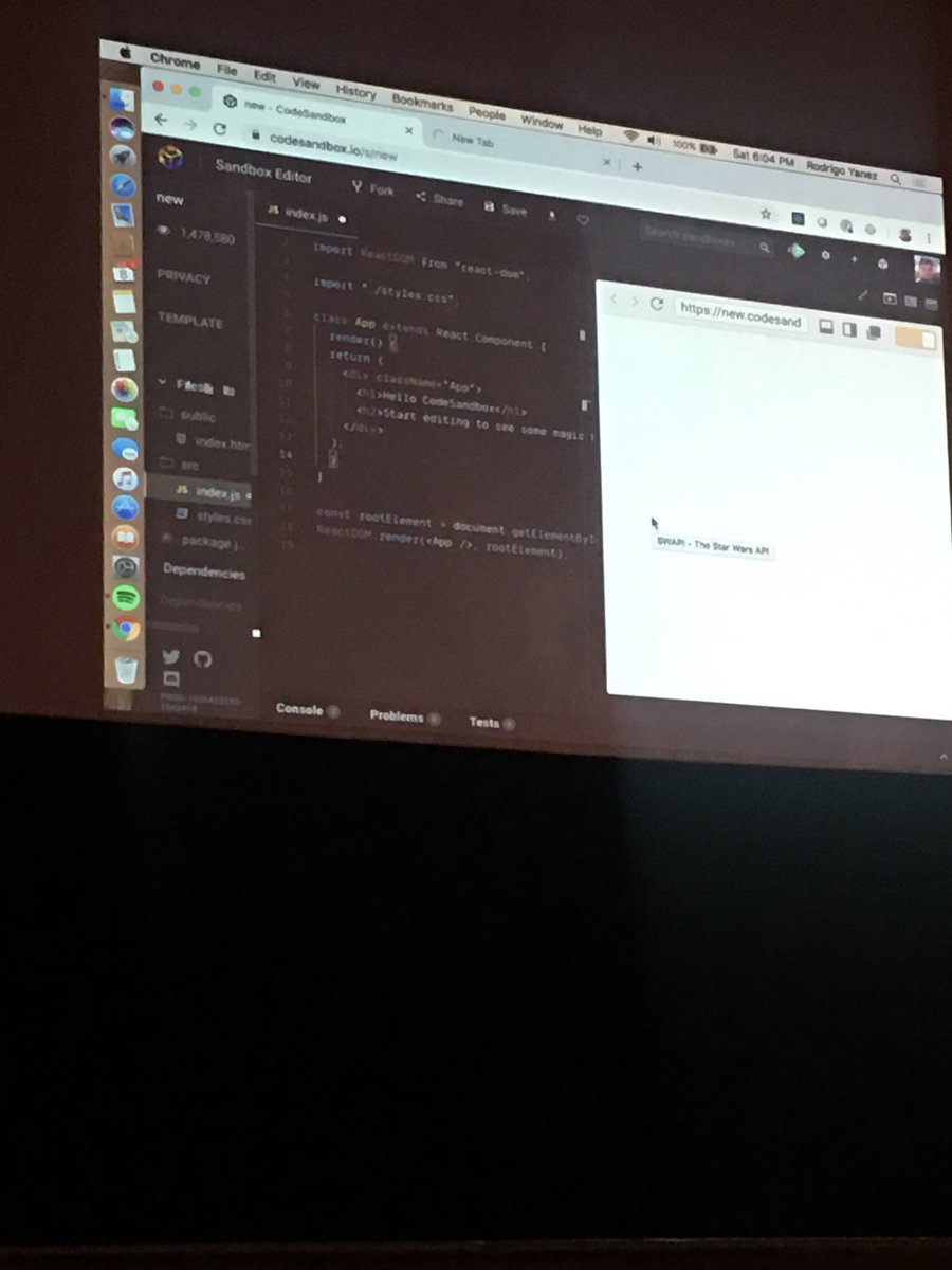 Jazita's tweet photo. Si fuera gacha este sería el momento perfecto para tomarle una foto a @mr_dment pero como soy muy buena onda no lo haré 😂#NearsoftCon18 https://t.co/V8GZ6eCjv1