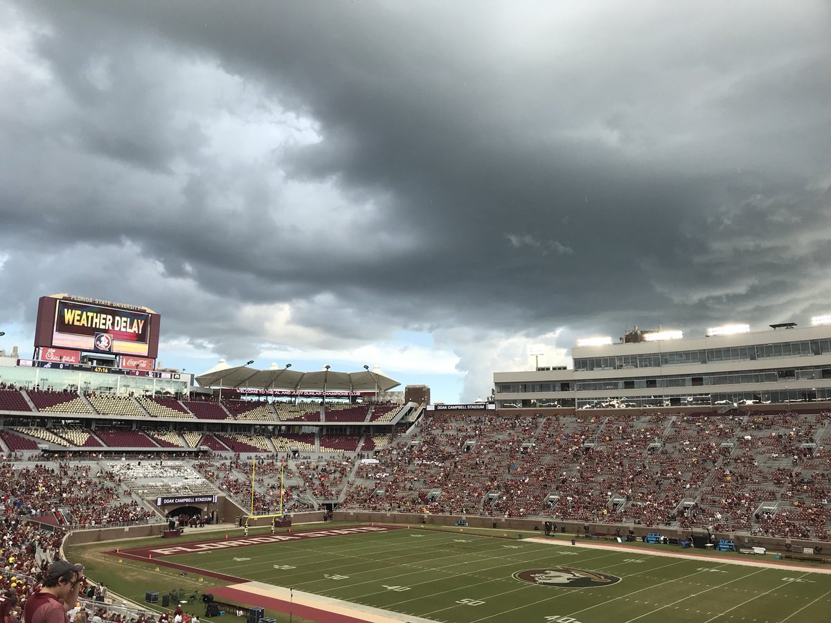 AdrianCastWx's tweet photo. 📍Tallahassee, FL

 📸 @lexanicole321 

 #FSUvsSamford https://t.co/8UtbxDieW3
