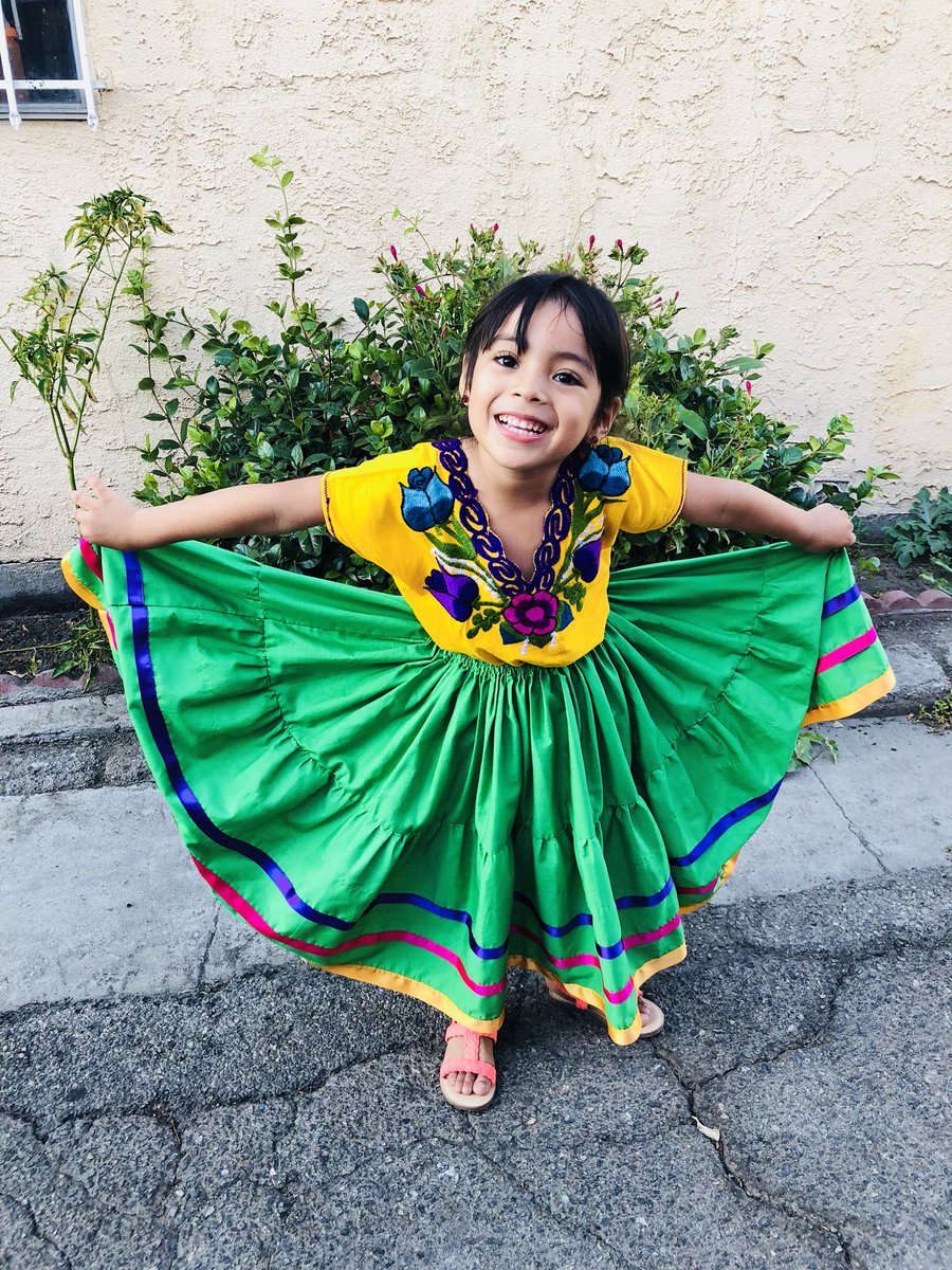 First ballet class this morning. Now time to enjoy Allen’s fiesta! 💕🌻