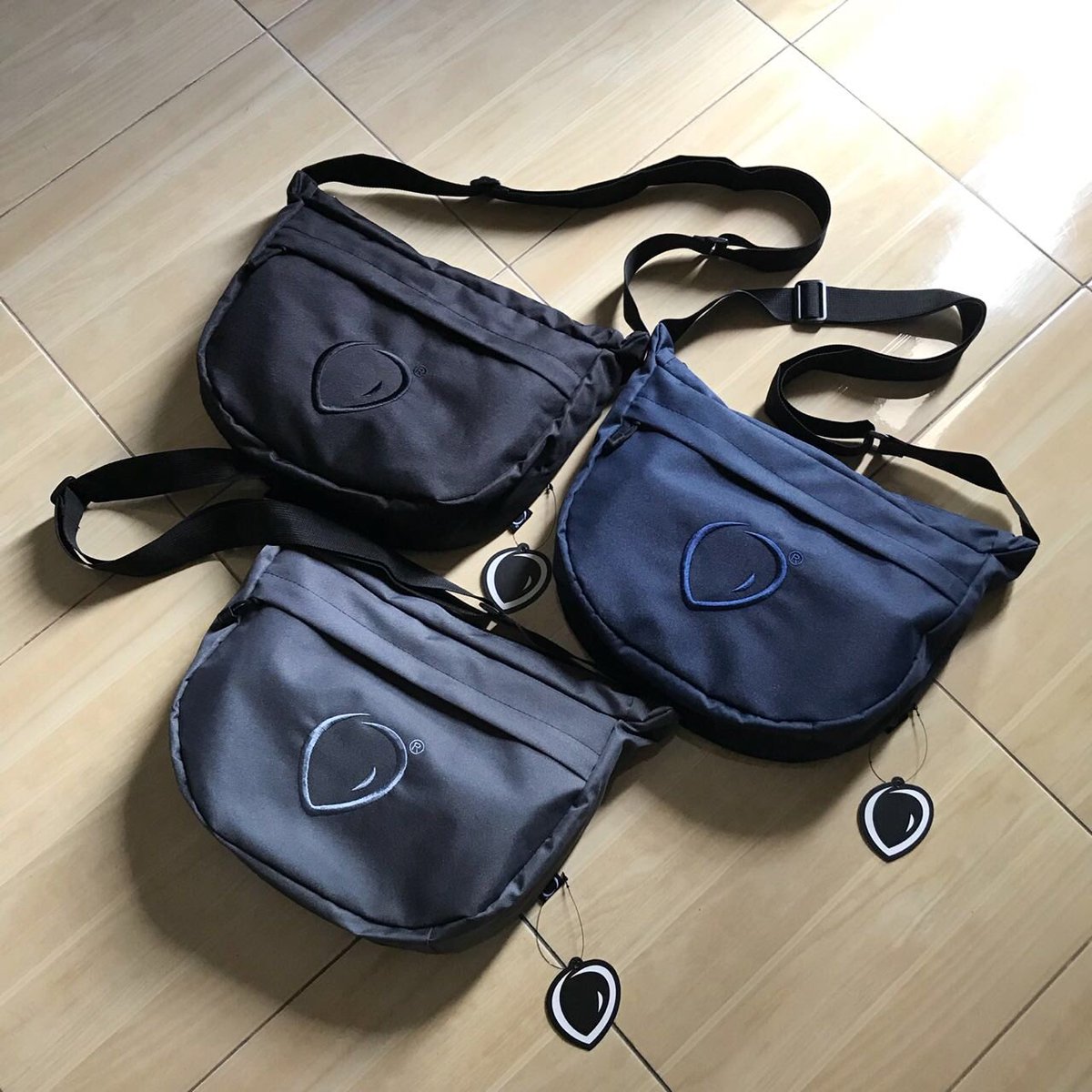 NKDNTS ® (@nakedants) on Twitter photo 