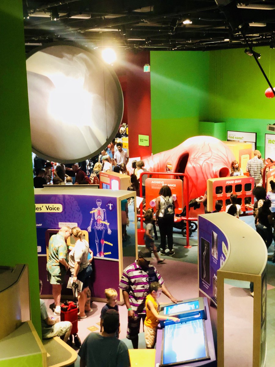 STEMJeff's tweet photo. Great hearing from adults who came to #FrysFreeWeekend at @AZScienceCenter that they were there to relive their childhood and revisiting memories from their visits! Over 10,000 people visited today! Tomorrow is the last day for free, thanks to @FrysFoodStores. #STEM #Science https://t.co/lqChC2EntE