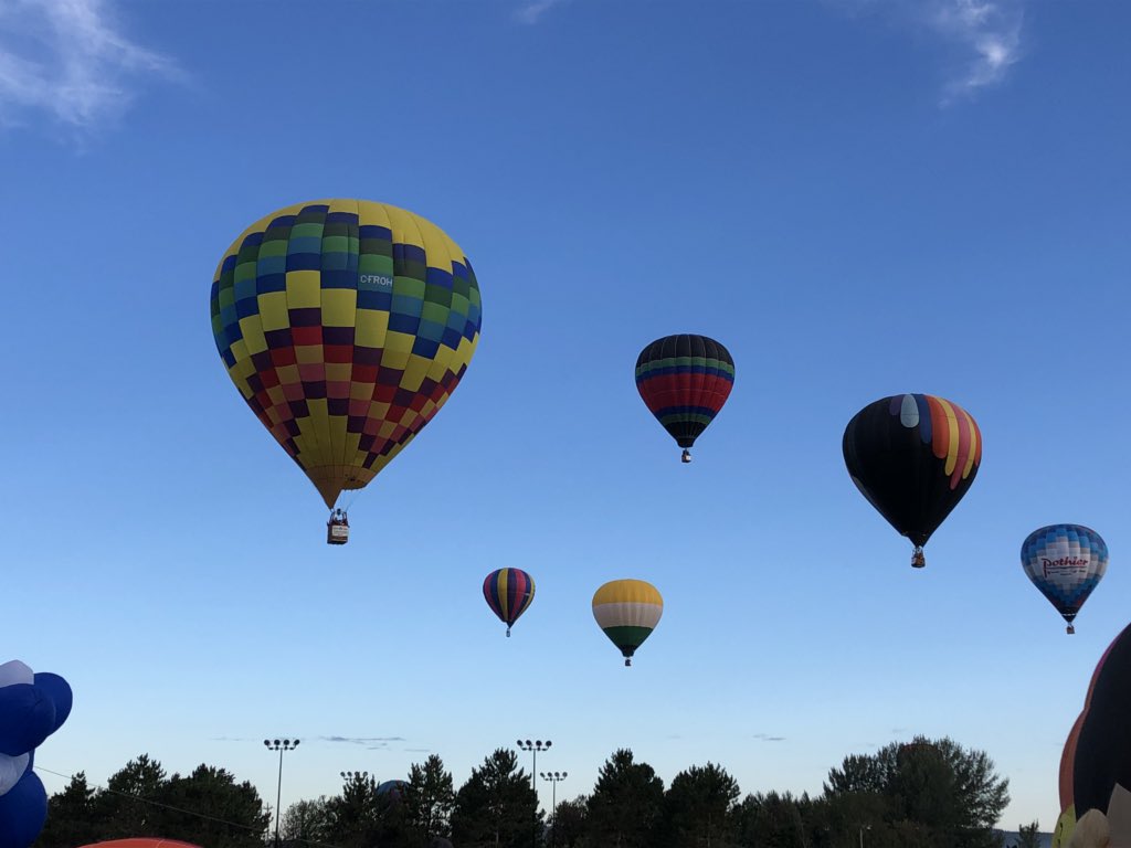 Does the hot air in your dairy barn have a place to escape? Naturally ventilated barns often do not provide adequate airflow. Use fans! #sussexballoonfiesta