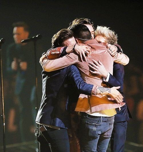 MiliCanizzo5's tweet image. 1000 días sin ellos😭😭💔💔
#1000Daysof1D