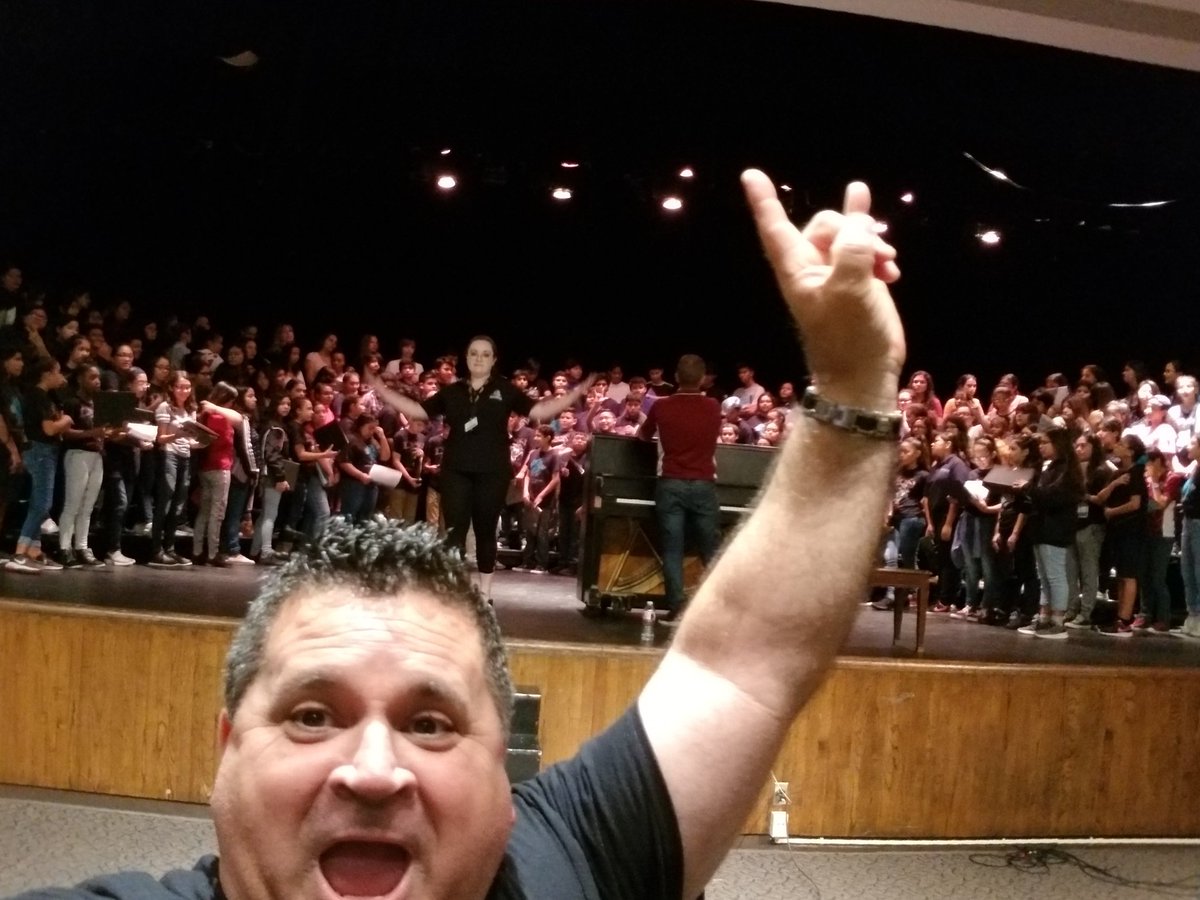 And yes, we had a great time inspiring our young talented superstars! Thanks John Markert for a great clinic! <a href="/LandrumMS/">Landrum MS Lions 🦁 #MoralCompass</a> @SBISDFineArts <a href="/northbrookhigh/">Northbrook High School</a> #LionsInspiringOthers