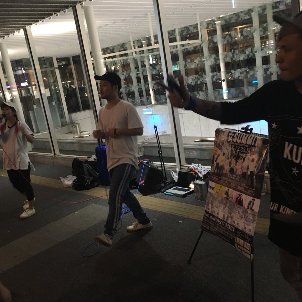 calmea_rap's tweet photo. 9/8川崎路上
足を止めてくれた
フライヤー受けとってくれた
タオルが完売した
差し入れたくさん
こんなに嬉しい事ありました!
本当にありがとうありがとう!
私たちの情報は
公式LINEも是非、
フォローお願いします!
公式LINE@LIPSICK
https://t.co/zRsoeBpKQ5
#LIPSICK
#2LIPS
#男女サミット https://t.co/HVA9ecmUpg