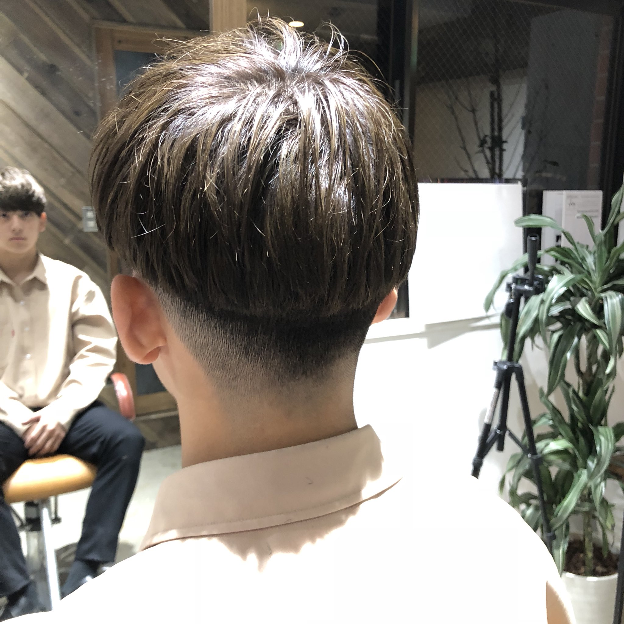 宮川太志 Hairmakefrei 代表 後ろ姿 Frei大阪 大阪 梅田 美容室 メンズカット メンズヘア 美容室 T Co I3mgszyis9 Twitter