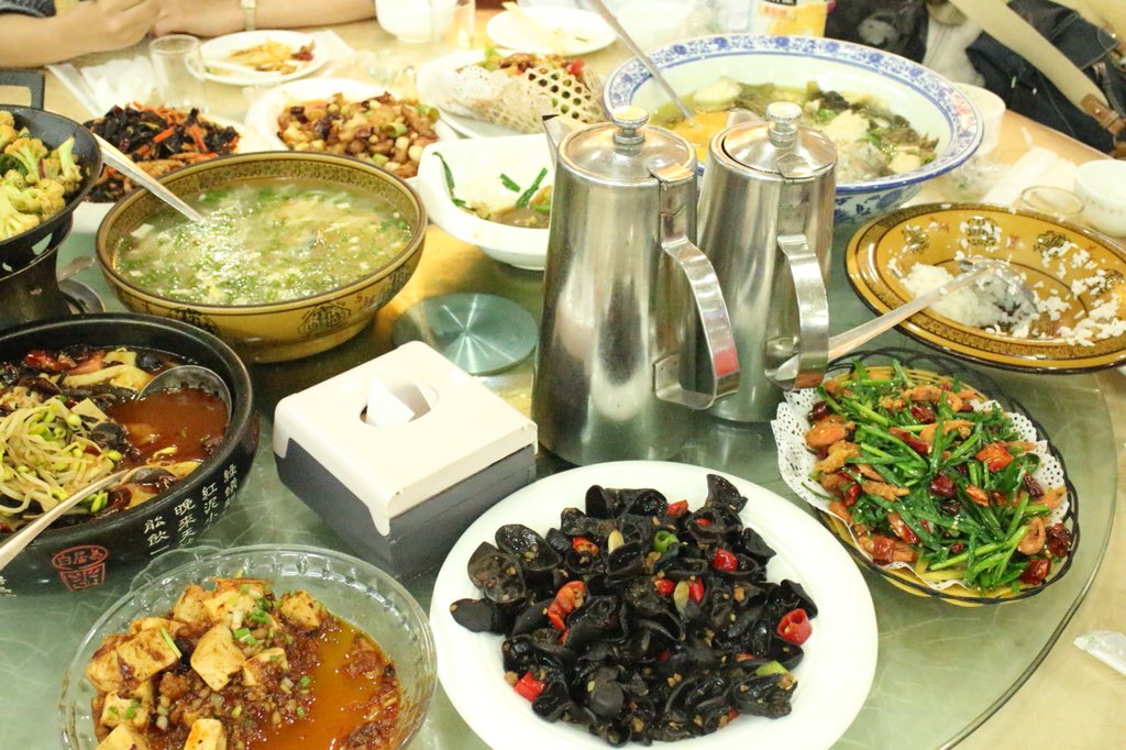 3939_picture's tweet photo. 初日のご飯は辛かったです…😫
#eosm #中国 https://t.co/uQyIVcIkSi