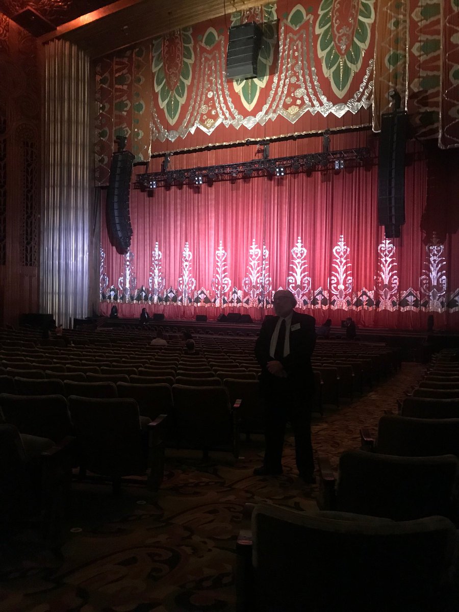 BayArea_Bred's tweet photo. Just gonna sit here and wait for the legend Ms.⁦@IAMANITABAKER⁩ 🙌🏾 #singgirl https://t.co/pdVpLXxgtR