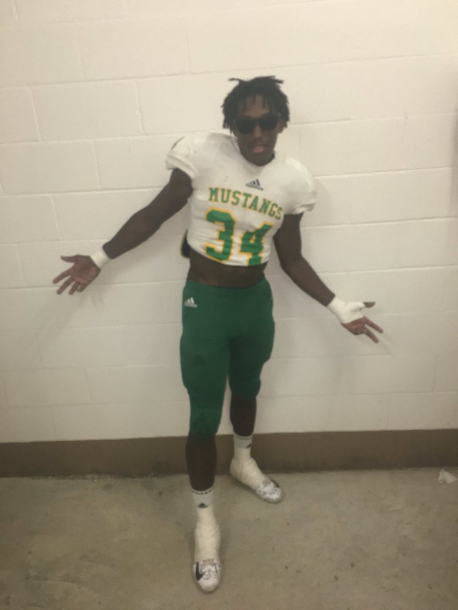 BlaccChrissyd's tweet photo. When u see 34 u should already know wats uhp 🤟🏾🚫🧢#flight34 #lastride https://t.co/J61WRLd9qD
