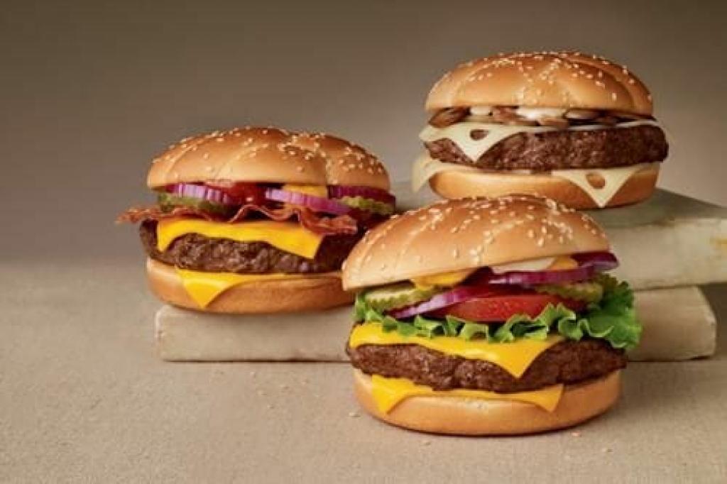 SEOGoogleGuru's tweet photo. The next time you visit your favorite fast food joint, think outside the (burger) box to get yourself a juicer combo and even save some dough in the process https://t.co/IM9pNWIpx5 #fastfood #lifehacks https://t.co/ixkTiaSUSz