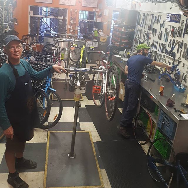 Getting #raceready for the @crossontherock season opener at Topaz Park in the morning! Come cheer us on between 11 and 2pm!
.
.
.
.
#crossishere #sscxual #workhardrideharder #workermember #weridetogether #wewrenchtogether ift.tt/2Nvn4Ya