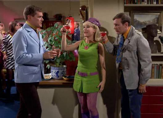 RuthYenelfert's tweet photo. #RIPBillDaily el #MayorHealey personaje de exitosa serie de los 70's #MiBellaGenio I Dream of Jeannie, Yo Sueño con Jenni, falleció el pasado martes a los 91 años. Actriz @Barbara_Eden le dedicó emotivo mensaje. 💔 #TVClásicos 📺
https://t.co/1npLNfCfyP vía @peru21noticias https://t.co/xZNOBHteoJ