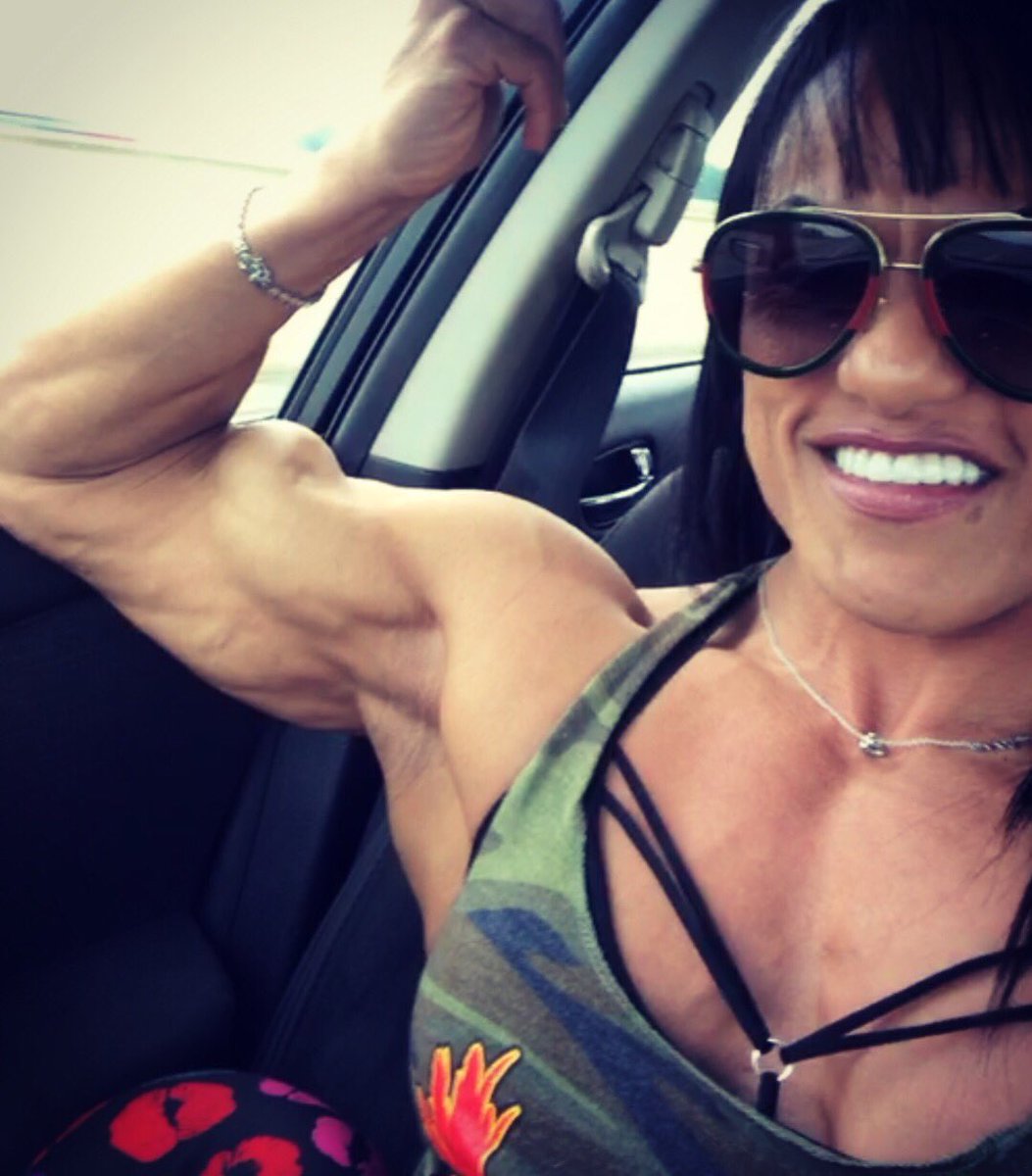 sueperr511's tweet photo. Strong is beautiful 😍❤️😜💋😘#love #life #selflove #strongisbeautif https://t.co/h6VwEVG6Ca