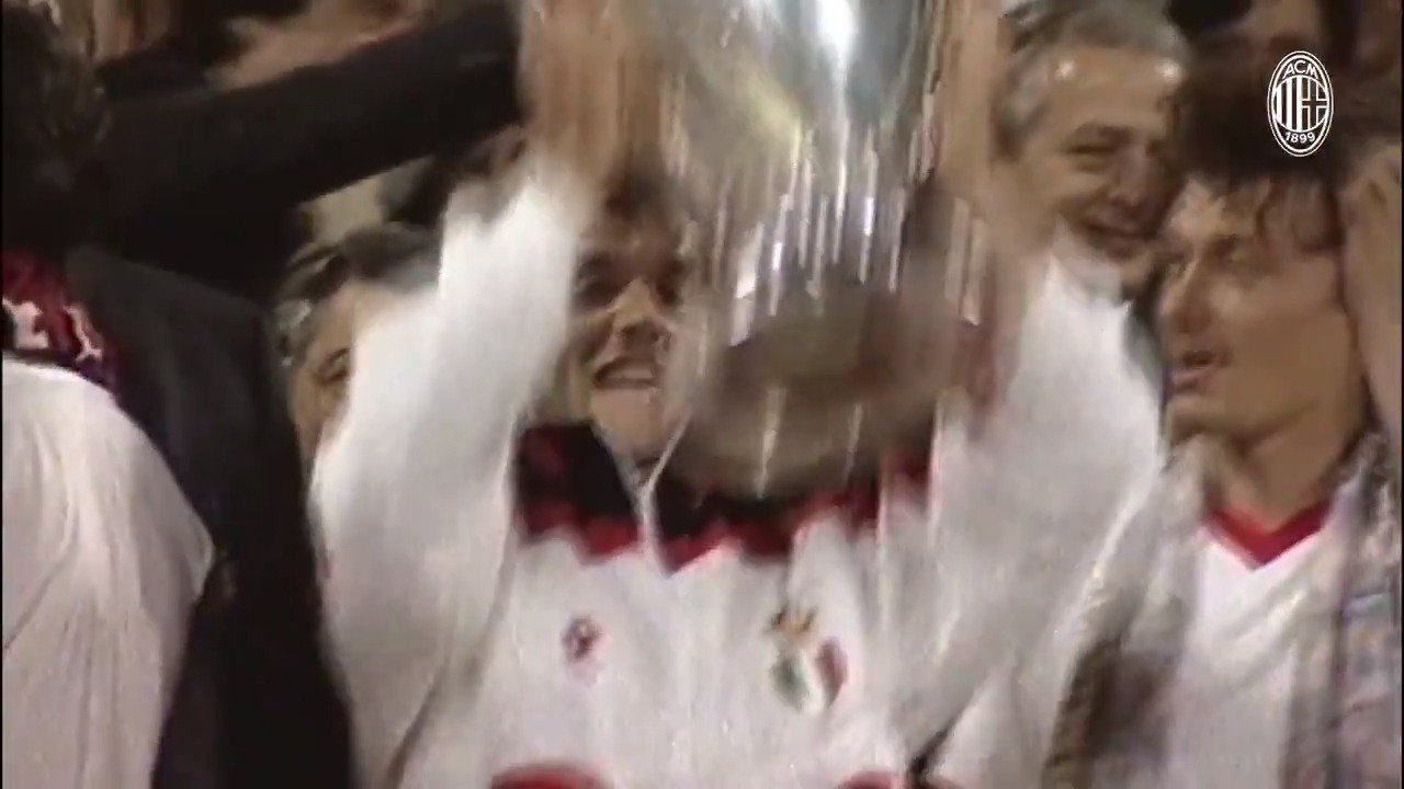 Happy Birthday Roberto Donadoni

A 90s legend  