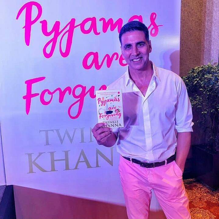 akkizz_2's tweet photo. Happy bday my lyf,my inspiration,my god, my happiness,my love,my star,my hero,my evrything 🎁
Apne is pyar ko wrds m ni bta skti 🤗
Bs aap khush raho or achi movies bnao.. Or success ko achieve krte raho... #Longlive #stayblssd #lotsoflove
#HappyBirthdayAkshayKumar  @akshaykumar https://t.co/xp0yrLxUH6
