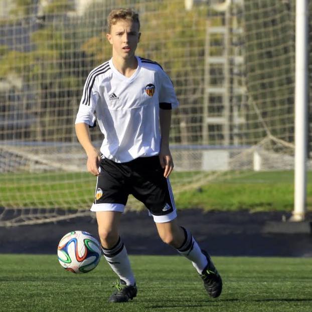 VCF__Nordic's tweet photo. César Banacloy Harcourt debuted for Denmark U-18 in Israel this week. The left back has lived in Valencia for years but has Danish family ties. Amunt! 🇩🇰 https://t.co/FXIjXSEeoq