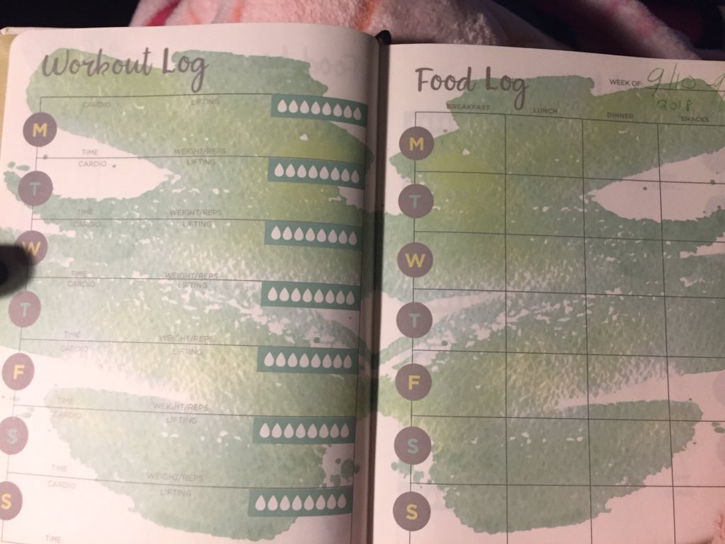 anasthincutter's tweet image. new fitness journal wasssuppp. i think the people in my SLE are onto me. i gotta start making it look like i'm eating. negative cals today. all i did was clean lol. love you guys!❤️