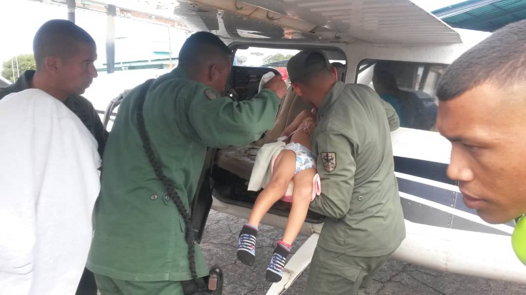 GAT9_AMB's tweet photo. Desde Puerto Ayacucho a la Ciudad de Maracay, traslado aeromedico del paciente Freddy Daniel Guanipa Morillo de 03 años de edad. Diagnosticado con meningoencefalitis. https://t.co/bUBCaIippy