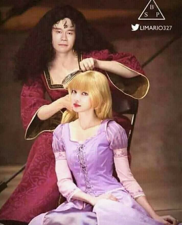 PAMLISA1927's tweet photo. ขอญาตขำนะคะ55555555 จะดูเรื่องไหนดีเนี้ยะะะ @เครดิตในรูปจ้า #Blackpink #LISA #JENNIE #JISOO #Rosé #กูจะไม่ยอมเห็นรูปนี้คนเดียว https://t.co/AQxxS8ofNA