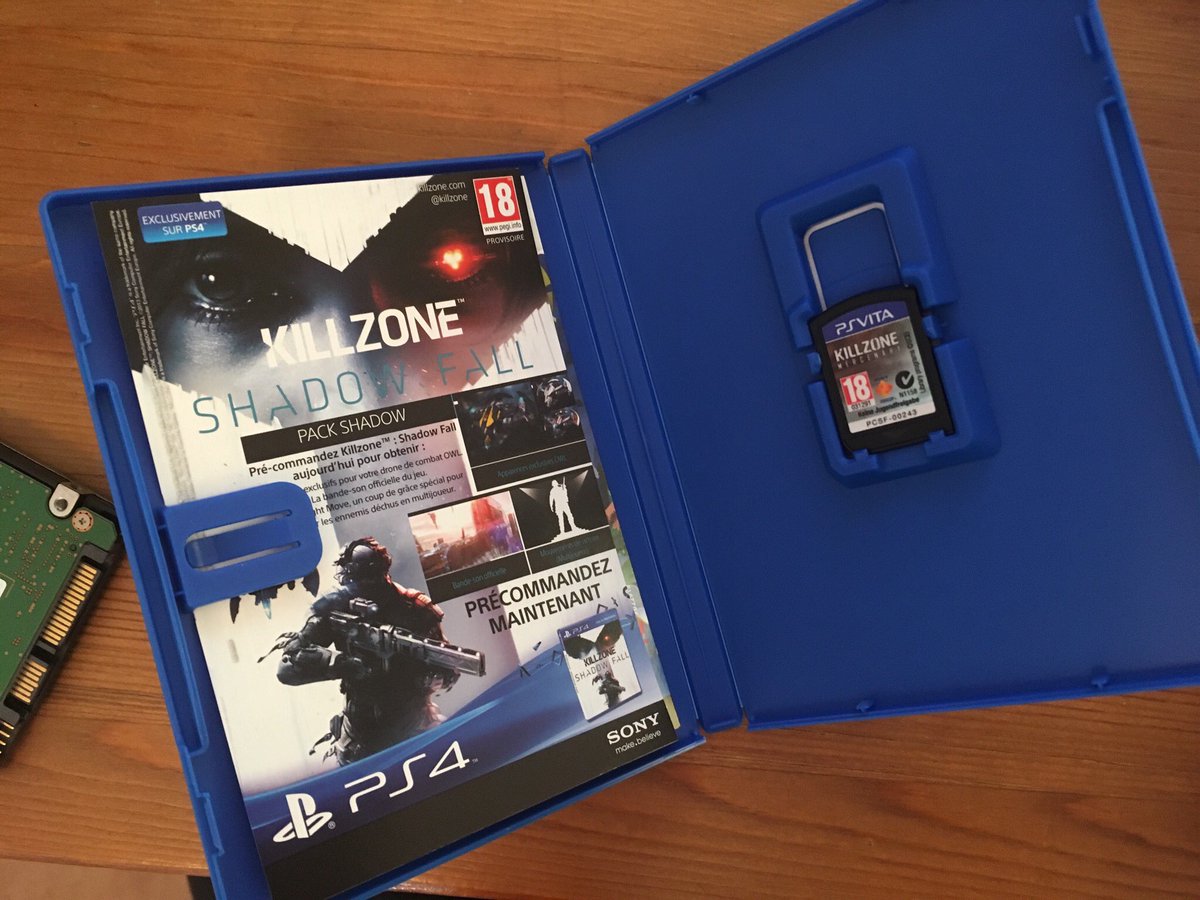 dimeao's tweet photo. Davantage de détails de Killzone Mercenary #MiniUnboxing #psvita 😄 https://t.co/5fRho8hXac