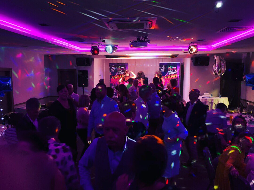 Feevashow's tweet photo. Fabulous night for a fabulous guy, Happy 50th birthday Kenny, there will be some sore feet today 😂😂😂❤️ #50thbirthdayparty #partyshow #f3entertainments #loksbarandkitchen #partyplanner #entertainment #entertainmentweekly #uk #party #scotland #kennethedwards #hairdressing https://t.co/gayVNcyN6r