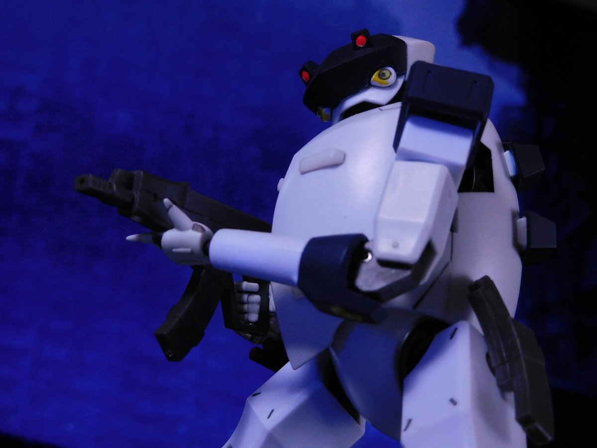 kabediorama's tweet photo. @titan3xFnfxte その辺はバンダイの Robot魂で補完してます。
・クロスボウ本体は原作版カラーなので要リペイント&amp;前面装甲の凸はプラ板で追加
・HEATハンマーと足りない分の弾��はグレー版サベージ付属品から流用
_(　 _'ω')_ https://t.co/h9qRDUPWIV