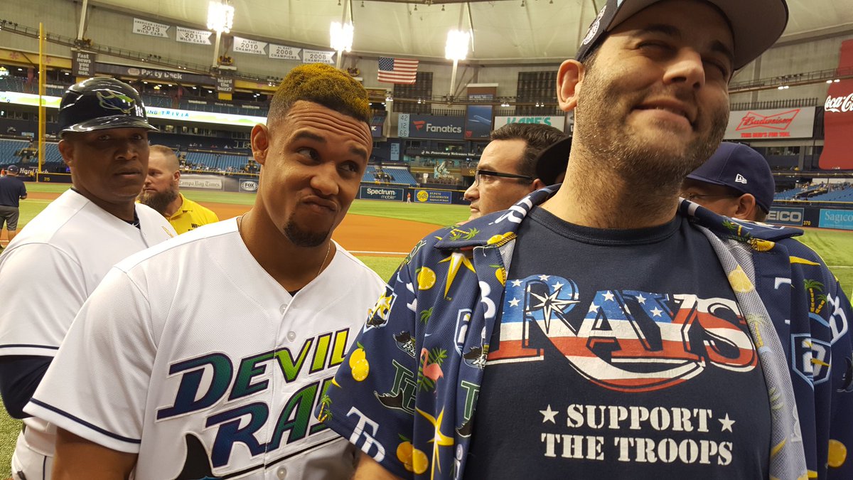 A_Katzman83's tweet image. Thanks so much for the autograph and photos @RealCarlosGomez and of course to the @TBRaysTwins for taking them! And also for making me laugh as always with the facial expressions!#Raysup #ElFinal