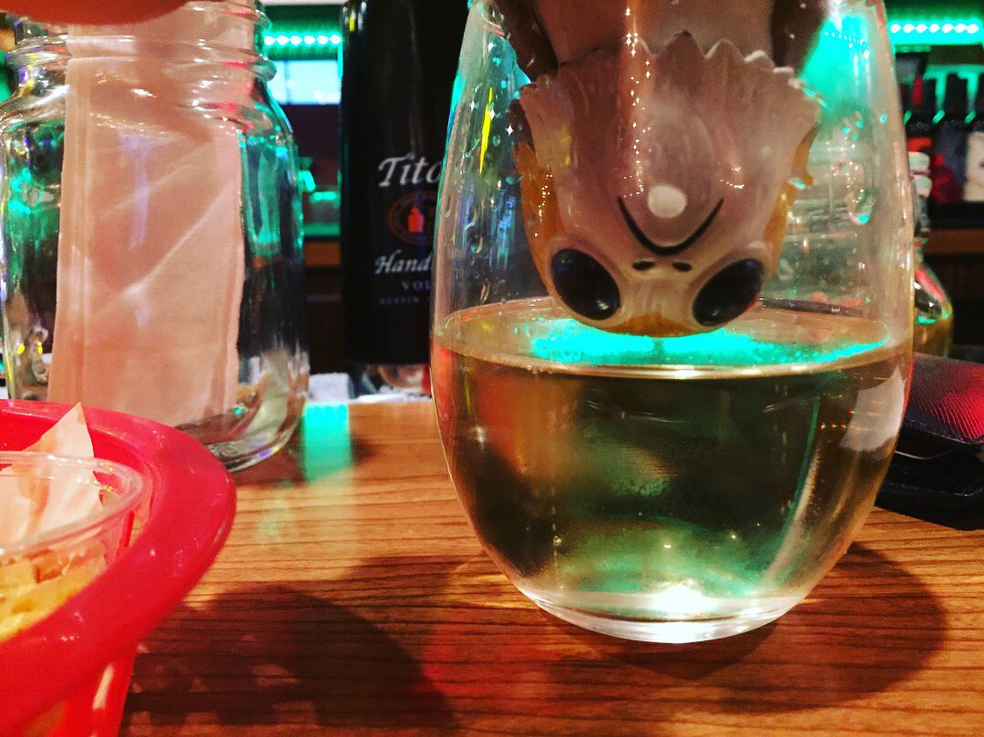 MiCorazonMiAmor's tweet photo. Happy Anniversay @JackTimmons ! #adventuresofporg #porgalert #porglife #BBQporg #porgnation #porgstagram #porgsinpublicplaces #pnwcider #porgs #WABL https://t.co/2hfgoxSak0