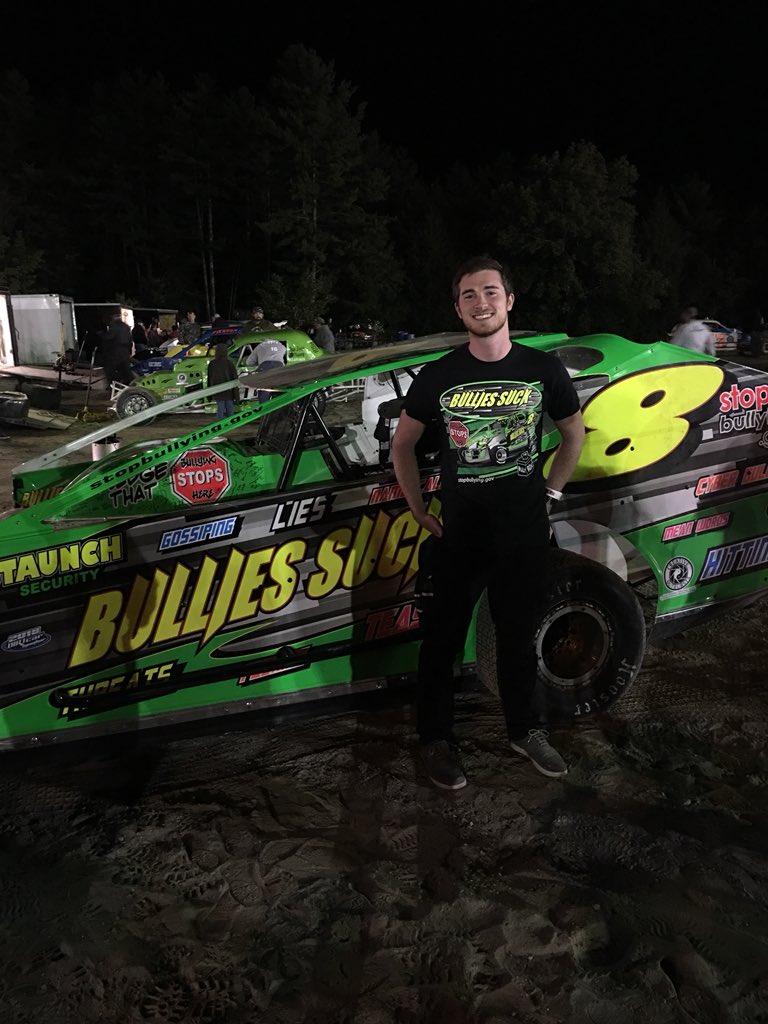 The_BullyBox's tweet image. We’re incredibly proud to have had the BullyBøx logo on the Staunch Security dirt modified car tonight! It was a great race and we’re so happy we could be a part of the event. #racing