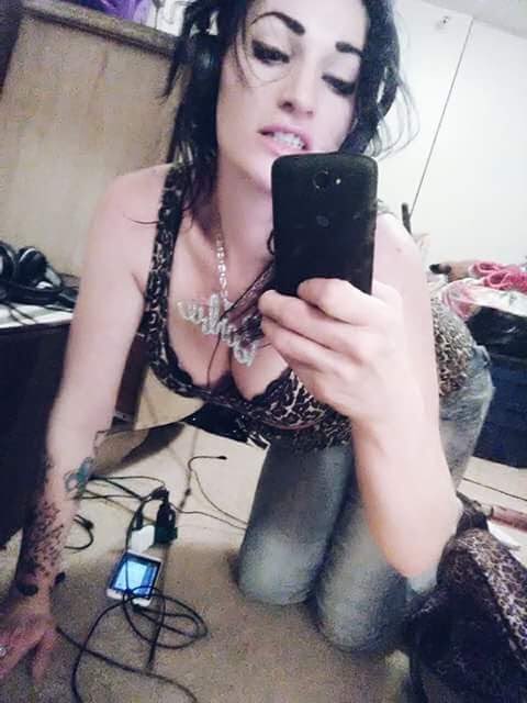 WickedKimmyStar's tweet photo. I need some new followers! https://t.co/OBIvmiZUYL