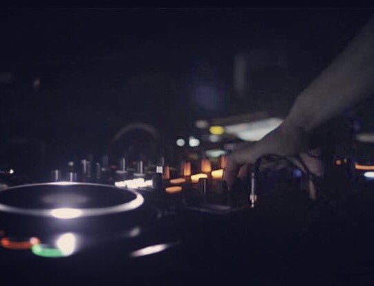 dlexdollop's tweet photo. Fun times tonight playing at Stealth before &amp; after CC:Disco! 😊 Set one: first track The Orb - 'Little Fluffy Clouds, last track Pockets - 'Come Go With Me (Joey Negro Mix)'. Set two: first track Azura - 'Paraíso '89', last track Mac Miller - 'Dang!'... now to sleep 🙃 https://t.co/XCSaoJg0wW