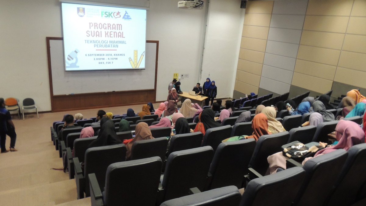 meltech_fsk's tweet photo. *LATE POST*
To all new students, enjoy your new life as a degree student and achieve your target successfully 💪💪
.
#Meltech19
#ProgramSuaiKenal
#6September2018 https://t.co/g3tMs0U1uV