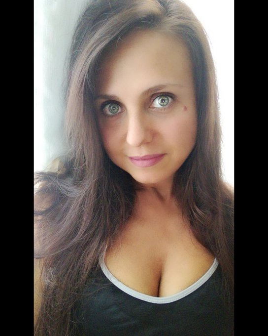 Buona domenica 🌞 🇮🇹☕👋😘 #italia #italy #milano #silviabianco #settembre #selfie 📸 #vegangirl #veganchef<a href="/tag/italia"class="tags">#italia</a><a href="/tag/italy"class="tags">#italy</a><a href="/tag/milano"class="tags">#milano</a><a href="/tag/selfie"class="tags"><span>#selfie</span></a><a href="/tag/animallover"class="tags"><span>#animallover</span></a><a href="/tag/veganbeauty"class="tags"><span>#veganbeauty</span></a><a href="/tag/happygirl"class="tags"><span>#happygirl</span></a><a href="/tag/greeneyes"class="tags"><span>#greeneyes</span></a>