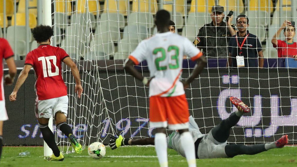 Два гола, два ассиста, два незабитых пенальти. Салах феерит в матче с Нигером - изображение 1