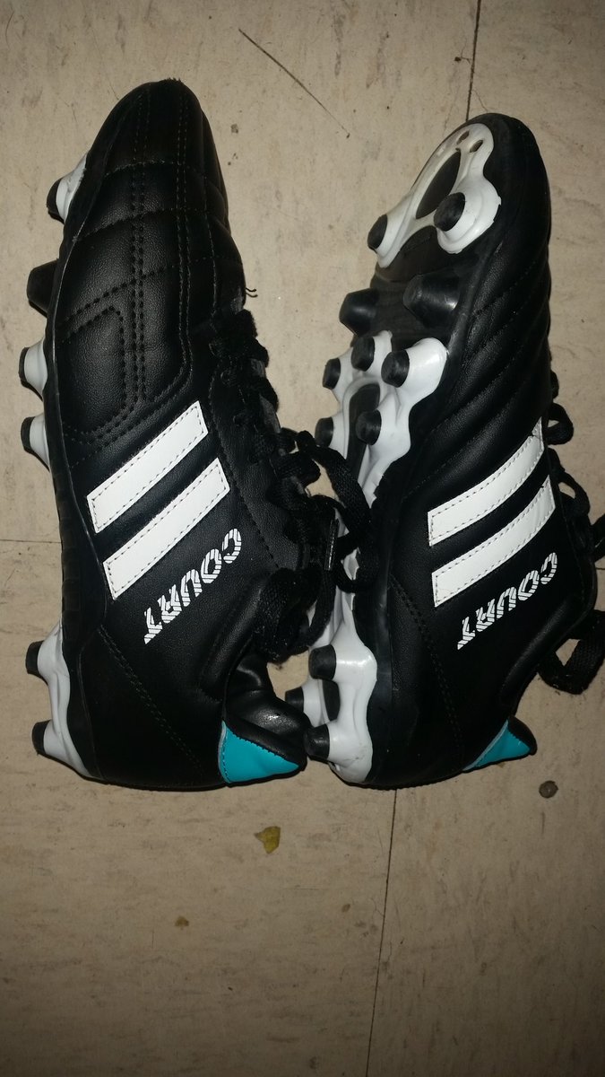 airformylobo's tweet photo. Se Venden Tenis De Futbol Court Negros, Multitacos, Talla 4, En Buen Estado Interesados Hablen Al Privado Aqui Unas Fotos De Ellos: https://t.co/qog5HviBsf