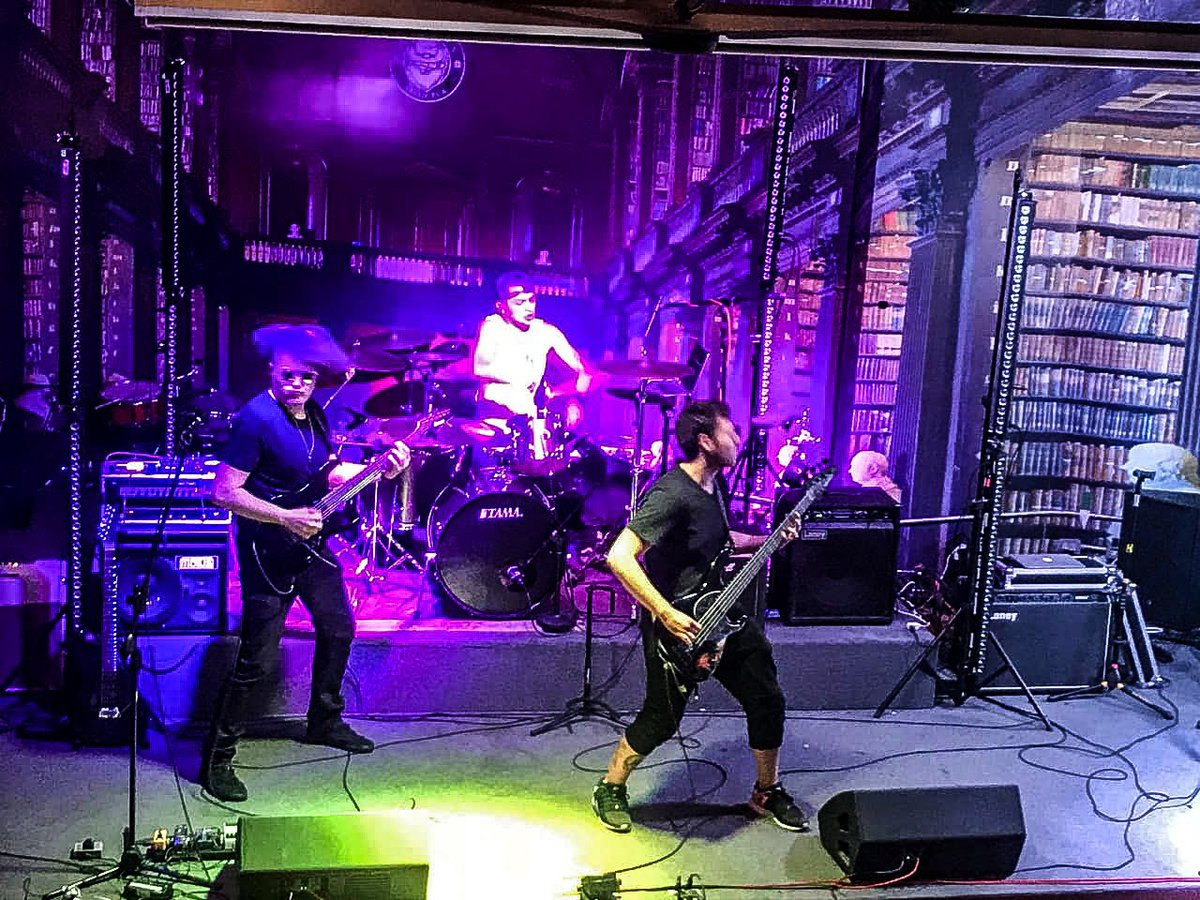 AUDIONAUTAS's tweet photo. ROCK ! ⚡️#AUDIONAUTAS
#RockMexicano #BandasMexicanas #Ibanez #Modulus #Mooer #Sinvertek https://t.co/WRxX6tCqVt