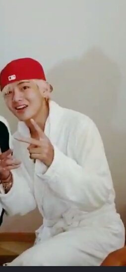 _Jiminshe97's tweet photo. TAE alias El Kevin.  JAJAJAJAJAJAJAJA 
@BTS_twt https://t.co/YtvKLO5wKl