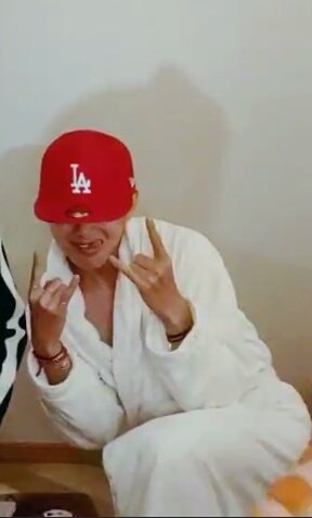 _Jiminshe97's tweet photo. TAE alias El Kevin.  JAJAJAJAJAJAJAJA 
@BTS_twt https://t.co/YtvKLO5wKl