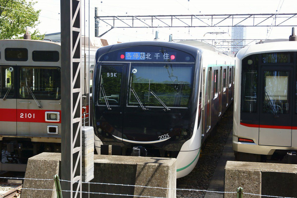 一鷹 Twitterissa 各停北千住 半蔵門線東武スカイツリーライン直通 各駅停車北千住行きです 一鷹 Twitterissa 各停北千住 半蔵門線東武スカイツリーライン直通 各駅停車北千住行きです
