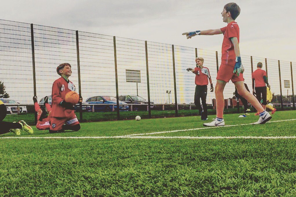 Sokprokent's tweet photo. Goalkeeper is the best position on the pitch! The most difficult but the best. It makes the position easier when we have a Goalkeeping union around us #mates #friends #goodtimes #learning #pana #uhlsport #keepz #tonbridge https://t.co/f3sWiHm1zf