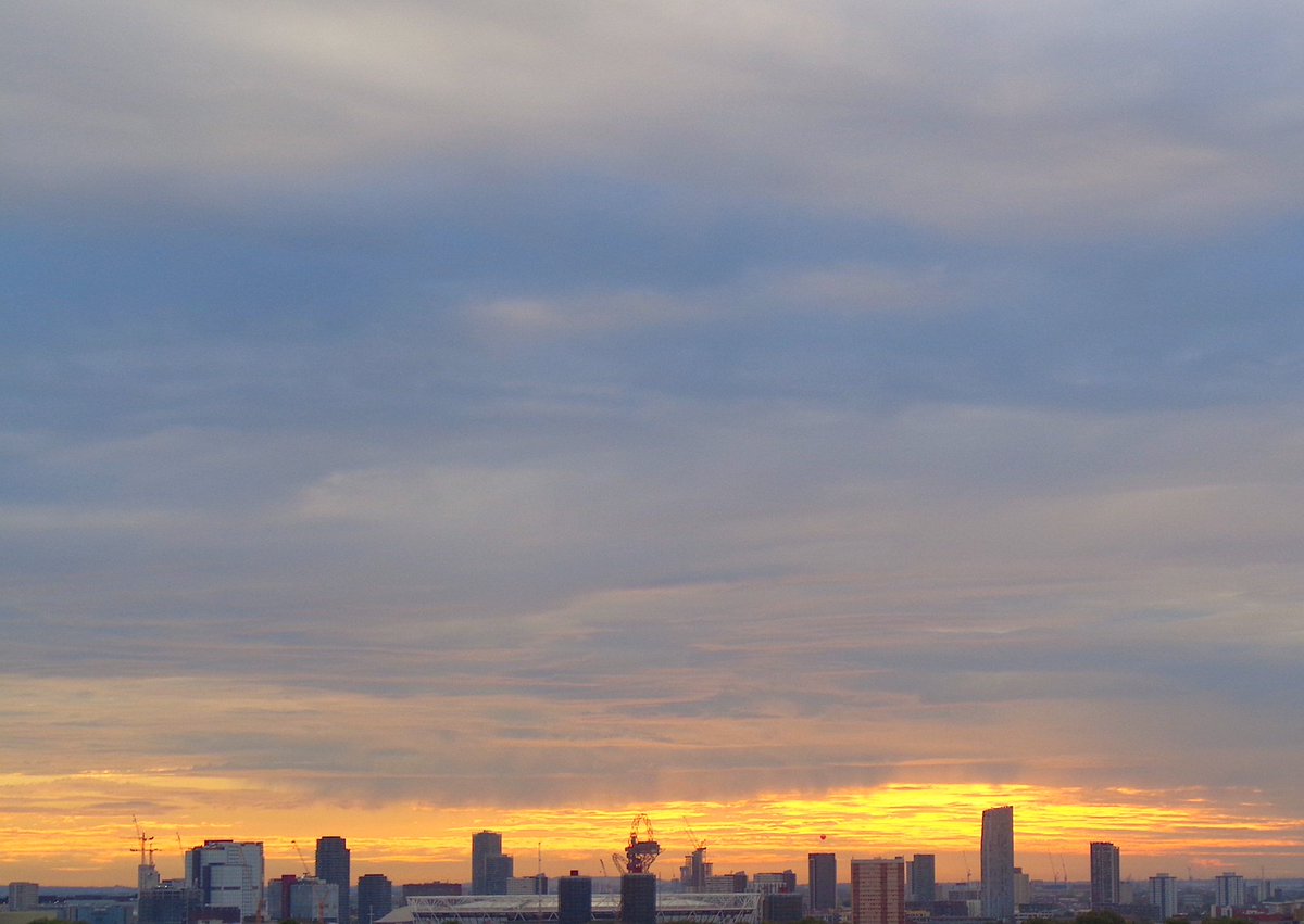 UnbesetztSynth's tweet photo. "I've got a razor blade smile. So don't come near me"#Sunnandei #Warning #Regrets #DnA #TouchDance #Separare @reedandcaroline @BecksNudds @drunkenpoet92 @TinSoldiere @VeryRecords :: Halo 🌓! https://t.co/GCAyKaUkuc