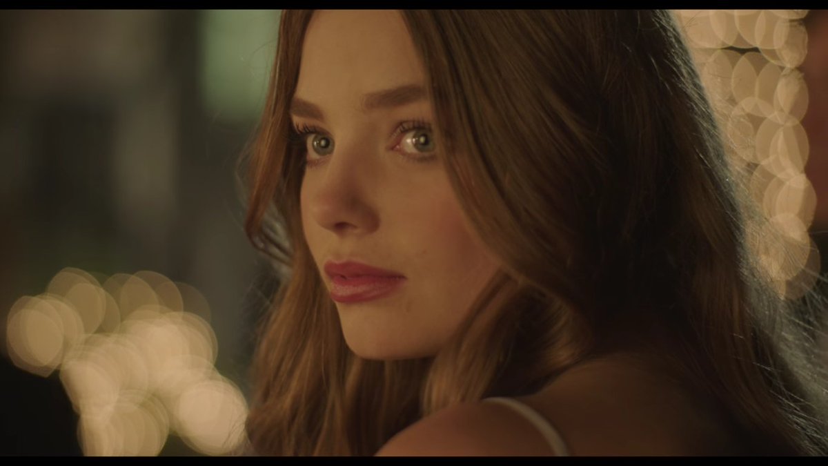 paerytopiaa's tweet photo. Sierra Burgess is a Loser (2018) 
เป็นหนังในเนตฟลิกที่ดีมากคือรอดูและไม่ผิดหวังเลย เราชอบพ้อยที่นางเอกที่ดูเป็นloserกับ เวโรนิก้าที่เป็นQueenb มาสนิทกันแบบังเอิญจากที่ไม่ชอบกันอะ ทัชมาก ชอบคสพ.ของสองคนนี้มากกว่าพระนางอีก ตอนจะจบร้องไห้หนักมากชอบเพลงที่นางเอกแต่ง 🌻
 #NetflixTH https://t.co/To4krcM47X