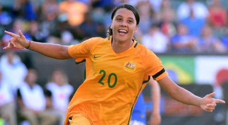 FOXFOOTBALL's tweet image. Congrats @samkerr1, winner of the @NWSL Golden Boot for the second consecutive season!

The Matilda’s star missed @chiredstarsPR’s opening four matches, yet still ended the regular season on top with 16 goals.