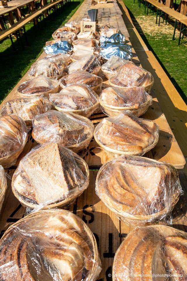 TimeBank_HER's tweet photo. For the second year @FreedomFestHull sponsors @WJFGcomms generously donated by bread for the #FreedomFEASTival. Thank you! We served with dips and soup. Enjoyed by all. https://t.co/YDfYUBF1Ef