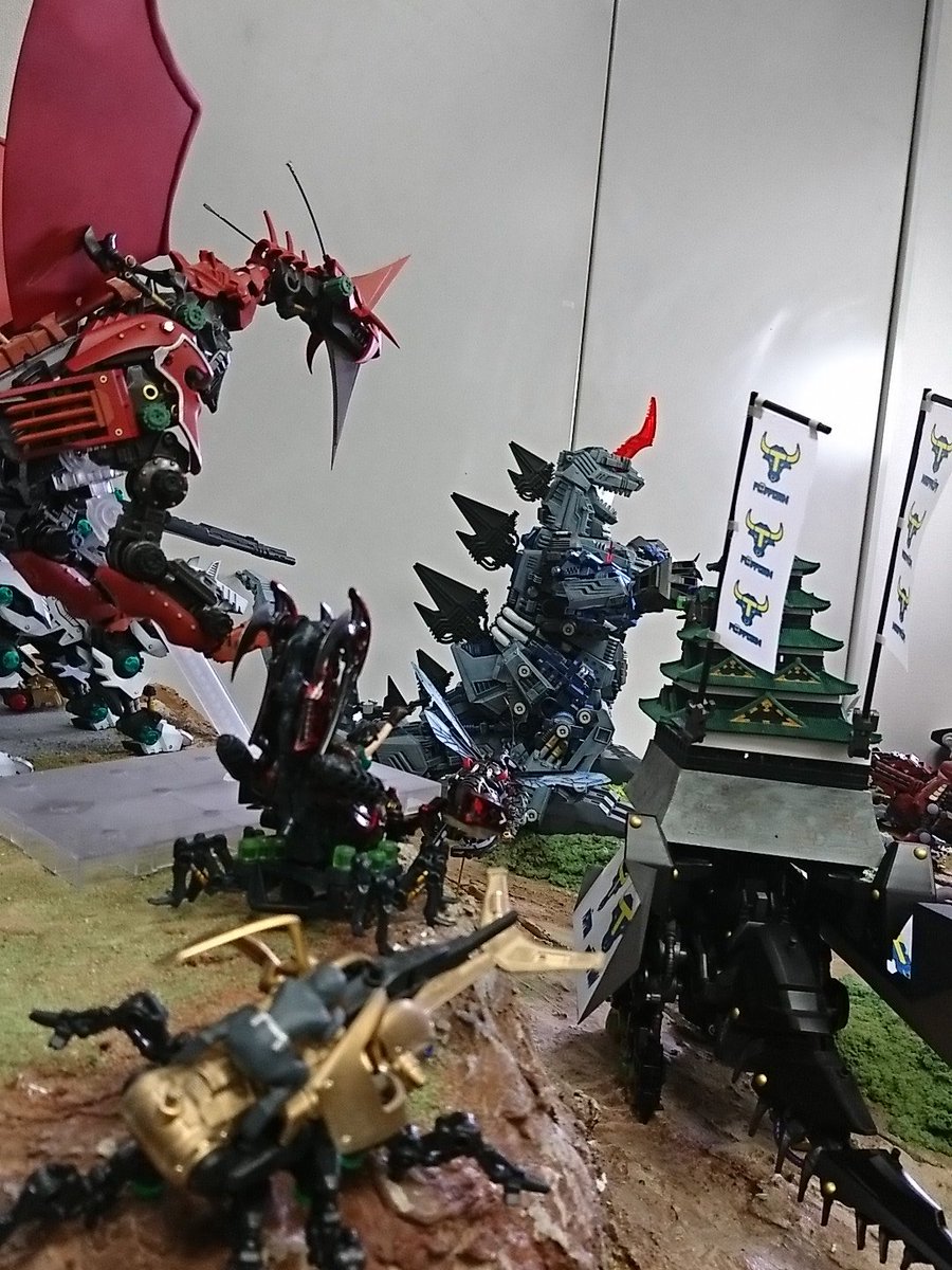 Nk Twitterren 神展2 にて 旧ゾイドシリーズ最強のキングをゾイドワイルドシリーズの機体を倒すことで 時代が変わる事を表した図 違う ゾイド ゾイドワイルド 神展
